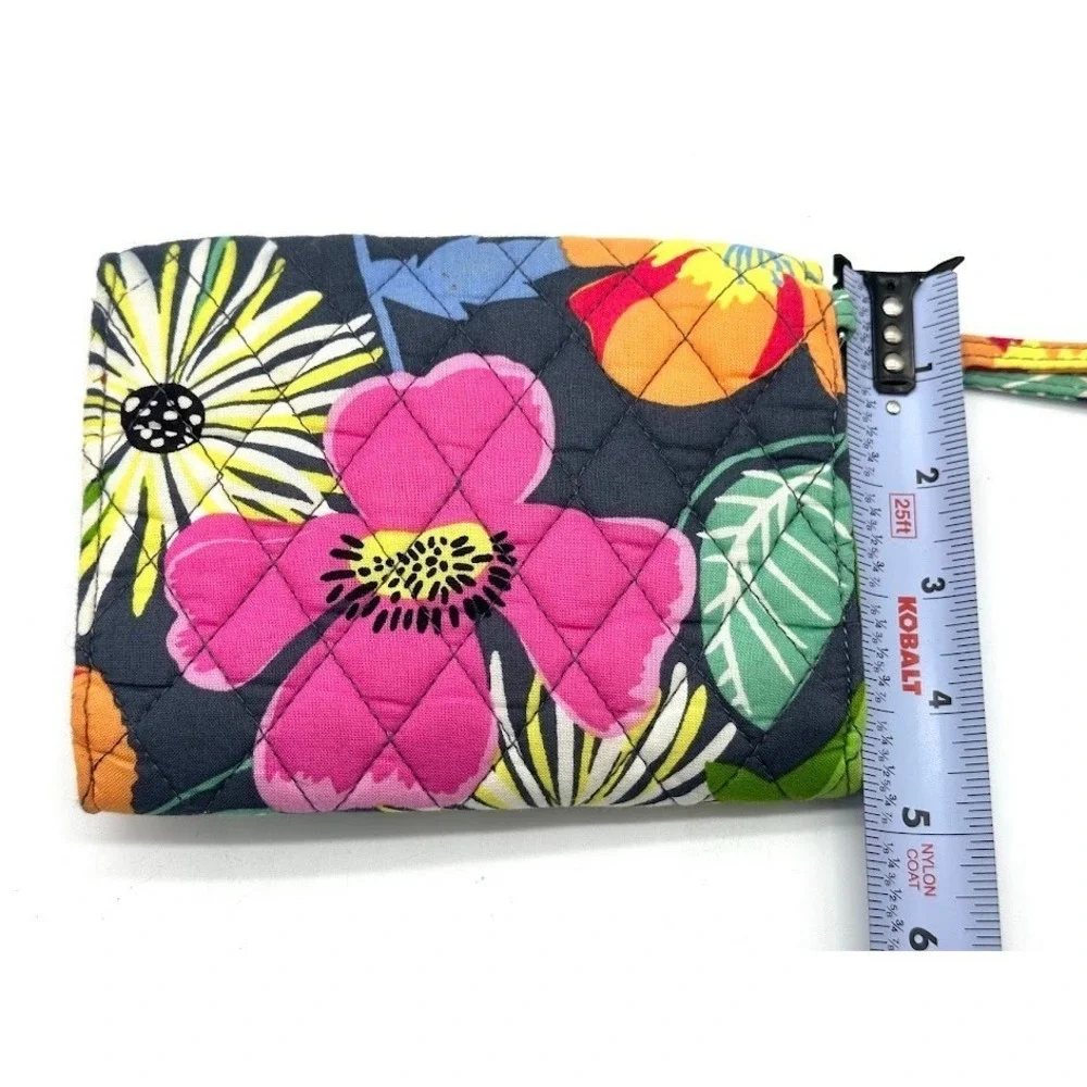 Vera Bradley Quilted Floral Wristlet Wallet Card Holder Coin Purse Zip Small - Picture 8 of 8